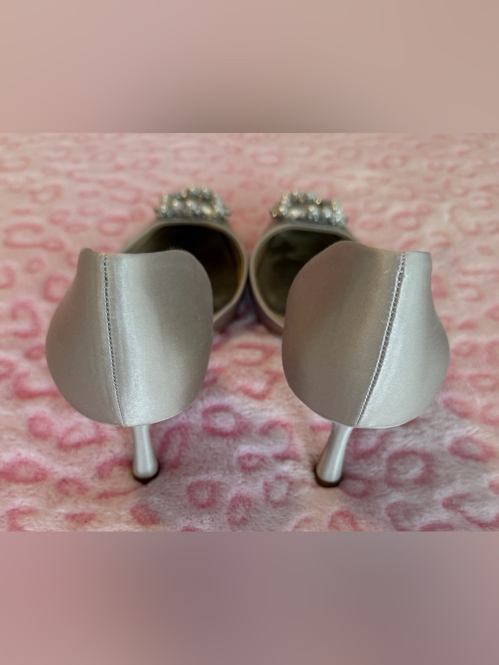 Badgley Mischka Ivory Heels With Crystal
Fabia Pump Women’s Size: 7.5 - Picture 3 of 10